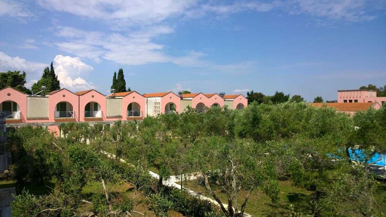 Family Village Otranto Алимини Экстерьер фото