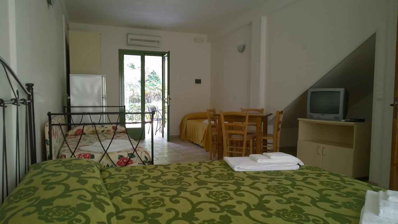 Family Village Otranto Алимини Экстерьер фото